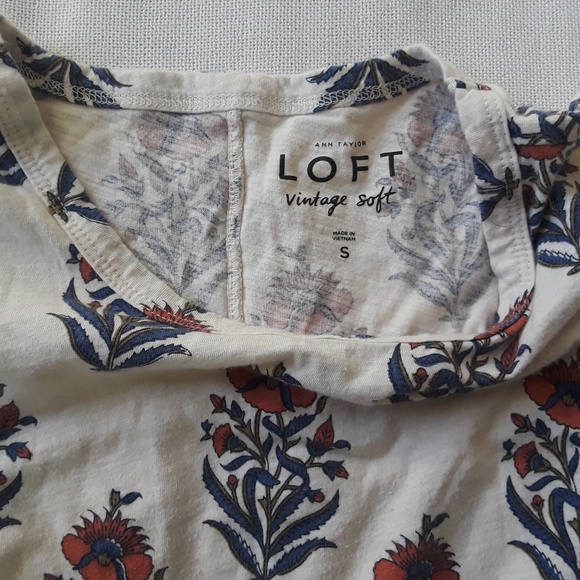 {LOFT} Women's Gray Floral Vintage Soft Tee Sz S - Picture 4 of 5